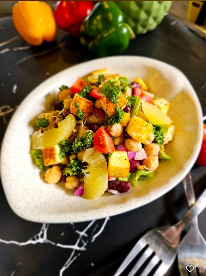 Tropical Crunchy Salad Bowl